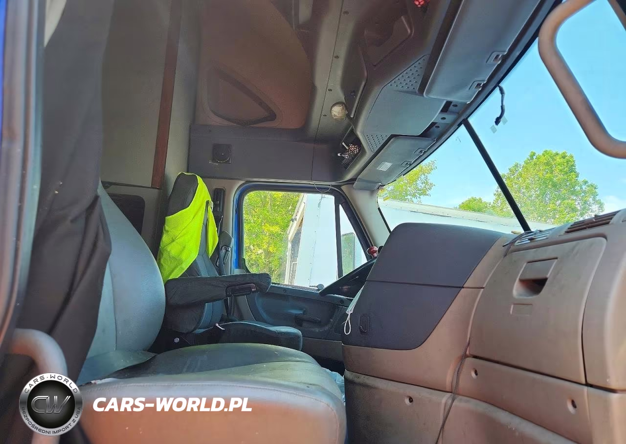 2016 Freightliner Cascadia 125" Sleeper Cab Semi Truck VIN:3AKJGLD59GSGX3143 - 5