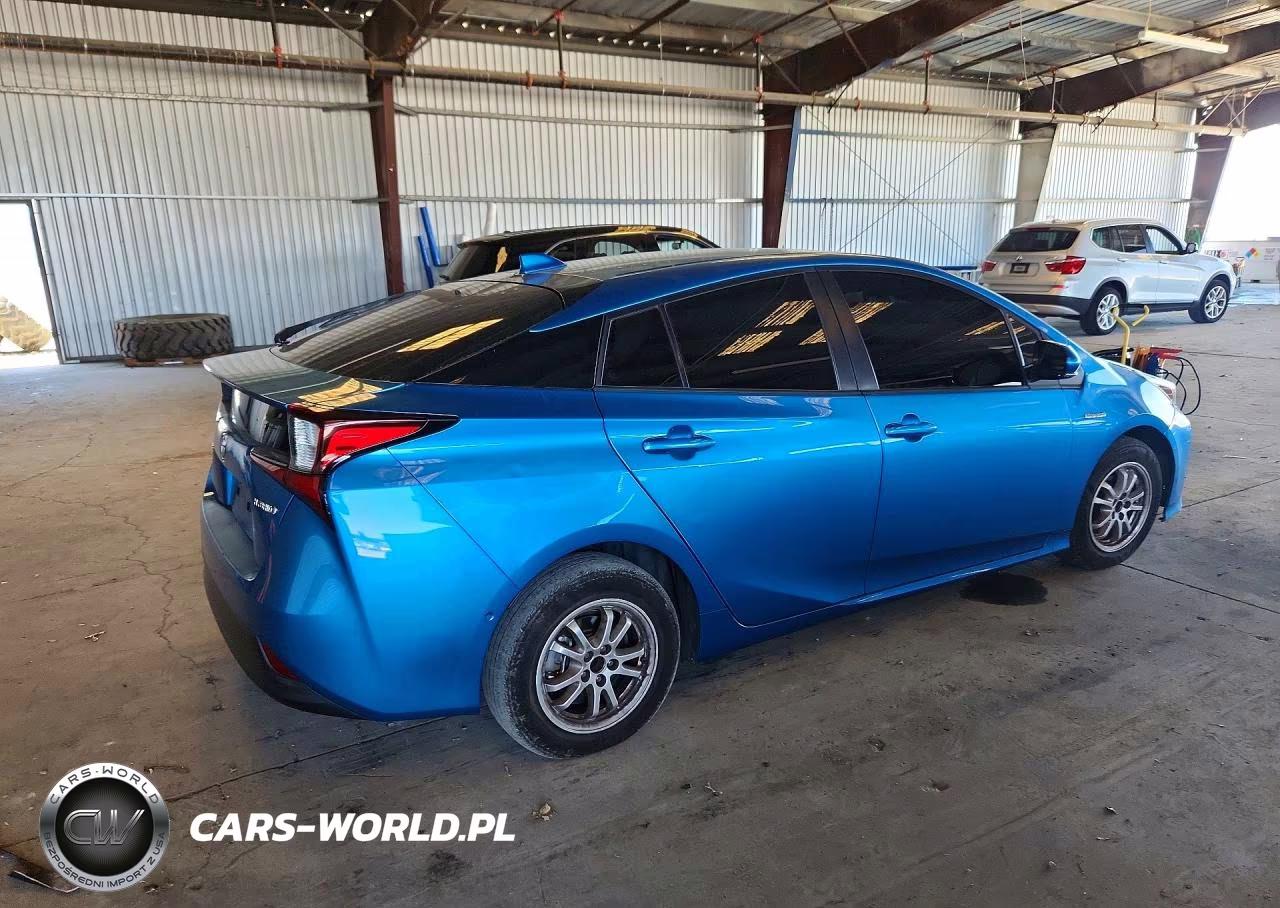 2021 Toyota Prius Le VIN:JTDKAMFU8M3148053 - 3