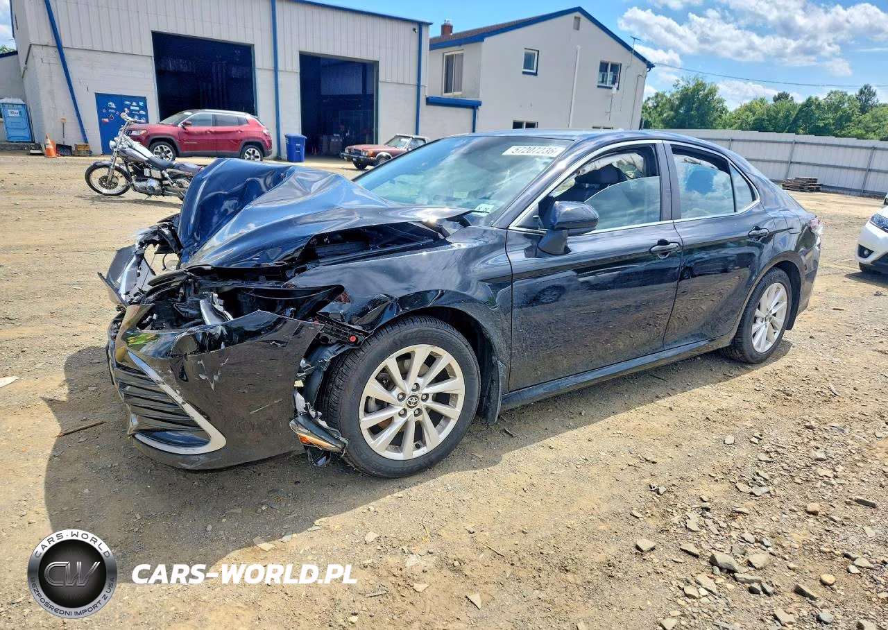 2021 Toyota Camry Le