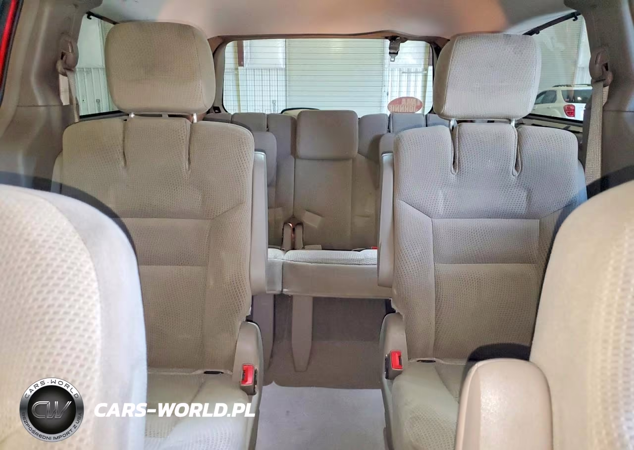 2016 Chrysler Town & Country Touring VIN:2C4RC1BGXGR215805 - 10