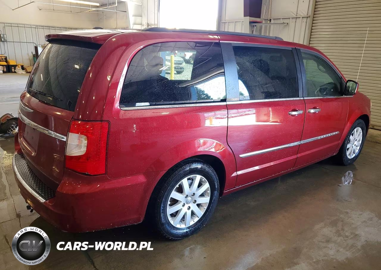 2016 Chrysler Town & Country Touring VIN:2C4RC1BGXGR215805 - 3