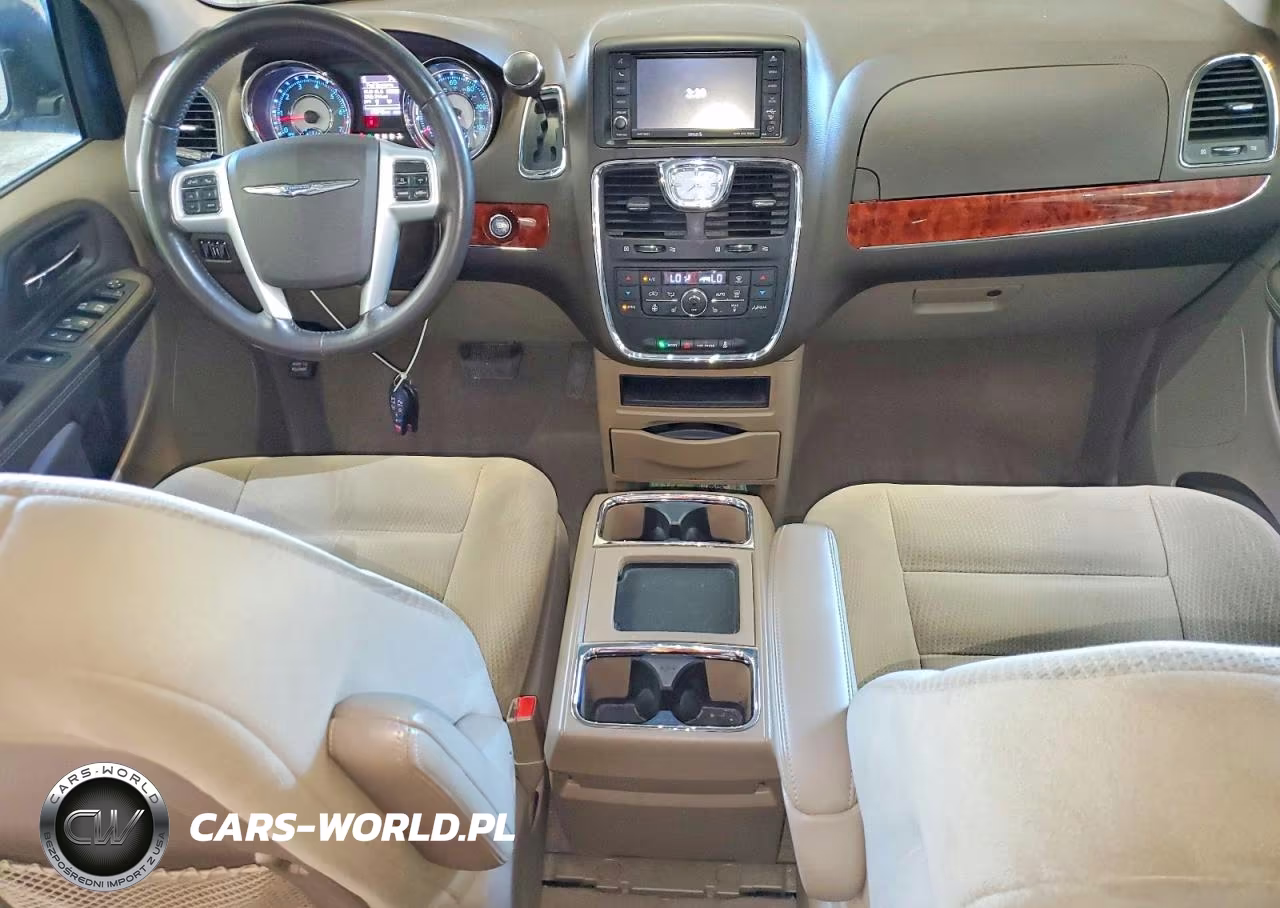 2016 Chrysler Town & Country Touring VIN:2C4RC1BGXGR215805 - 8