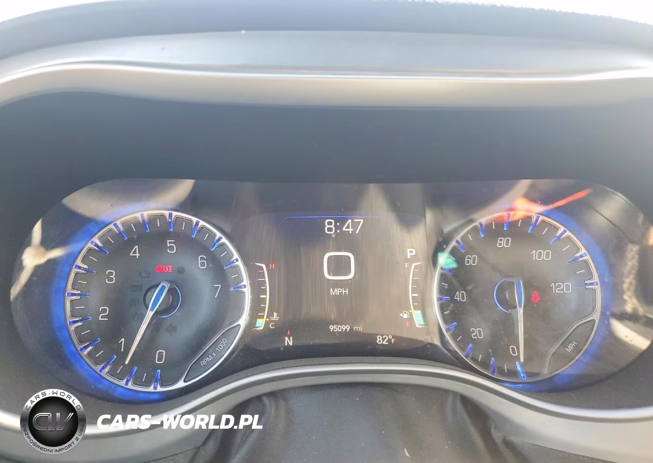 2020 Chrysler Pacifica Touring L Plus VIN:2C4RC1EGXLR132834 - 9