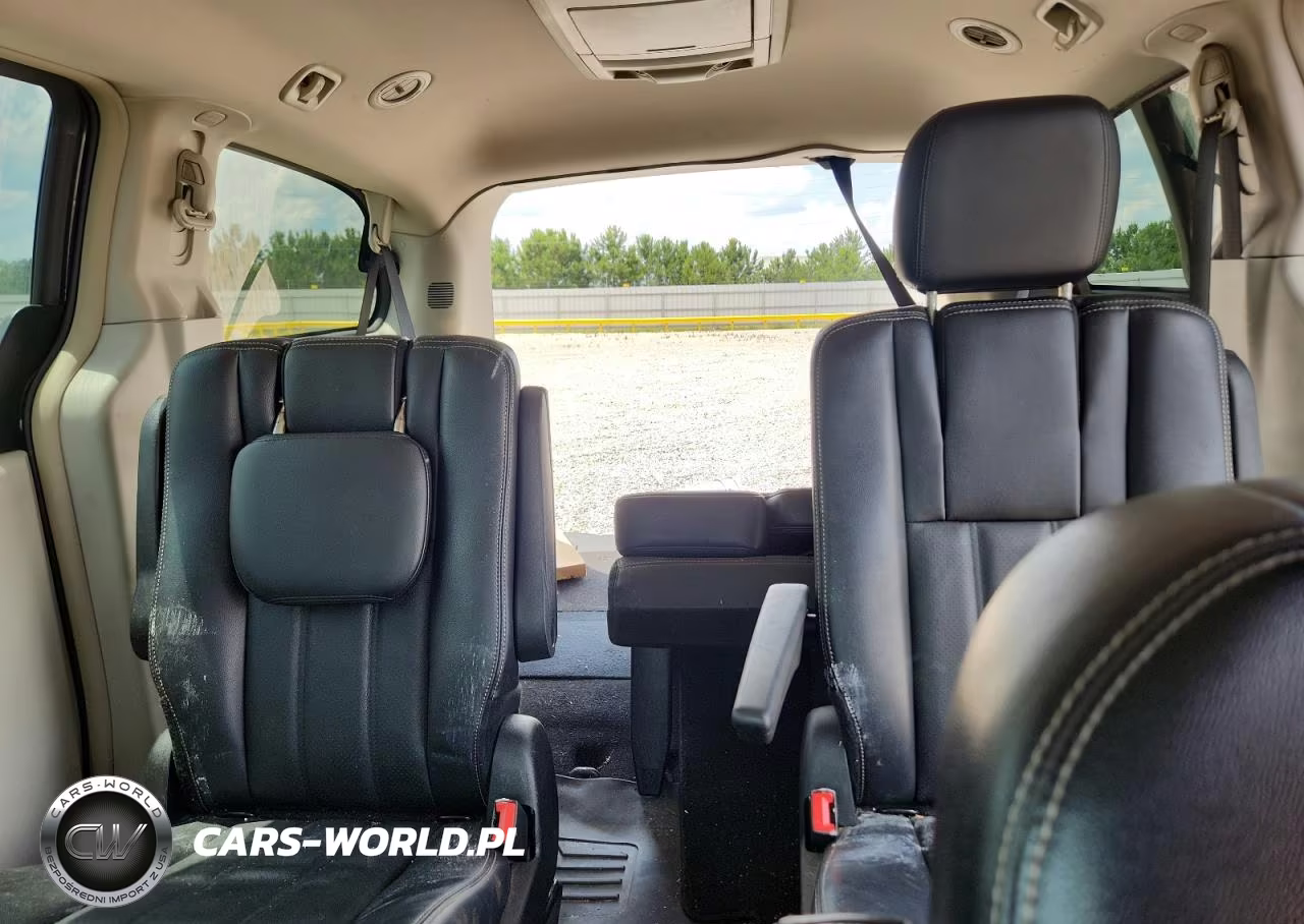 2012 Chrysler Town & Country Touring VIN:2C4RC1BG8CR269775 - 10