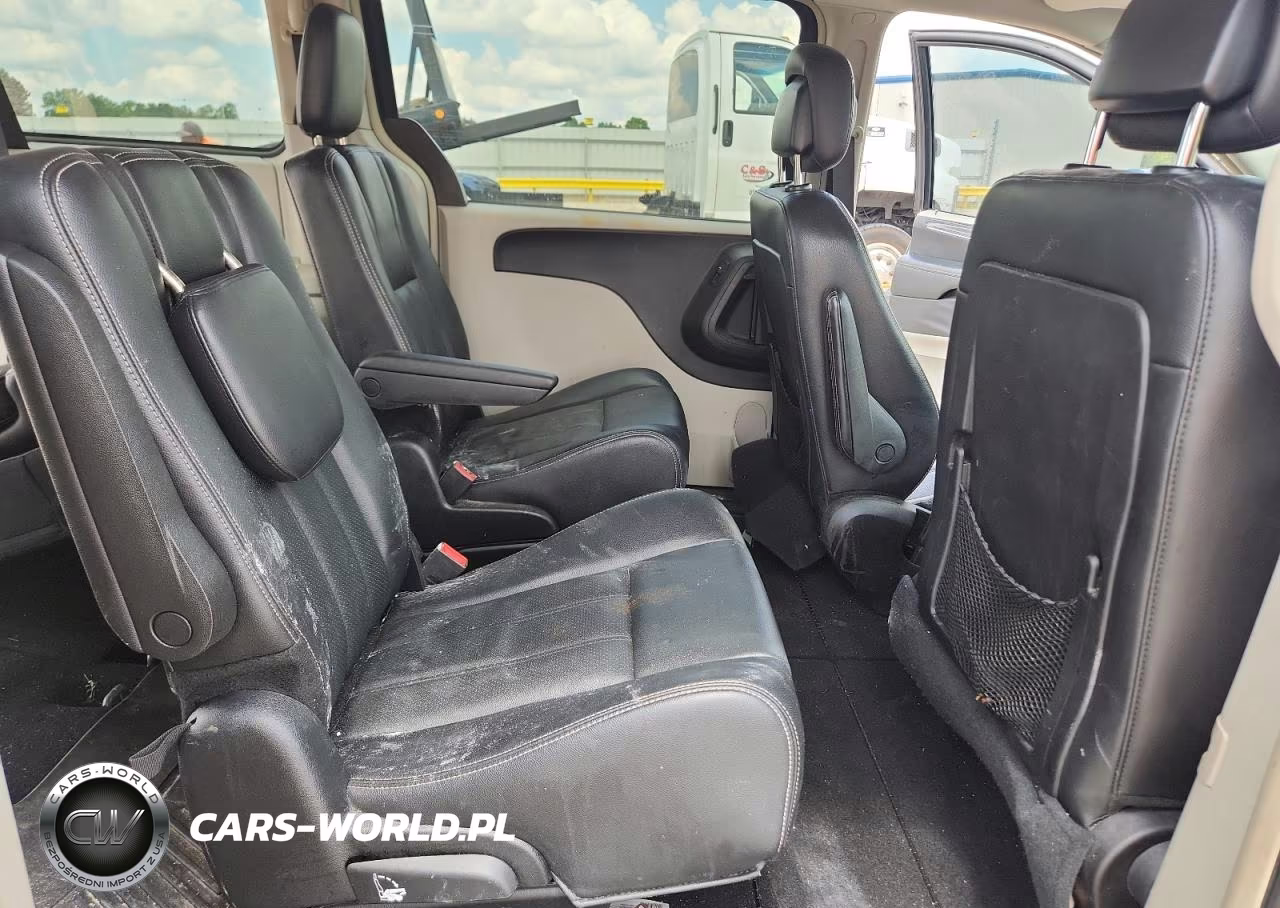 2012 Chrysler Town & Country Touring VIN:2C4RC1BG8CR269775 - 11