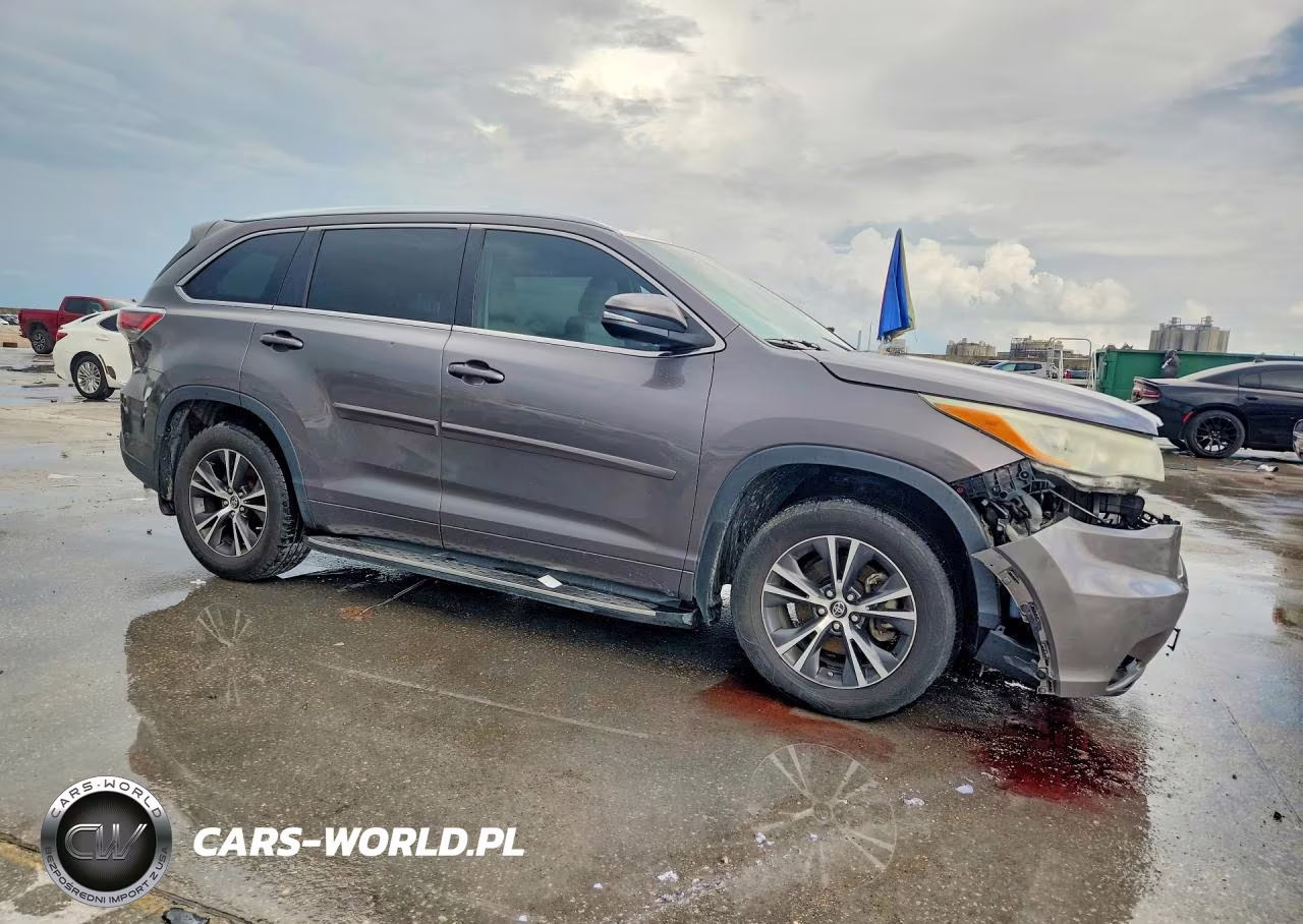 2016 Toyota Highlander Xle VIN:5TDKKRFHXGS173889 - 4