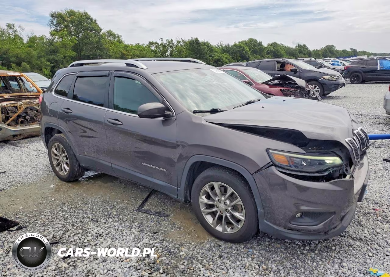 2019 Jeep Cherokee Latitude Plus VIN:1C4PJLLBXKD249217 - 4