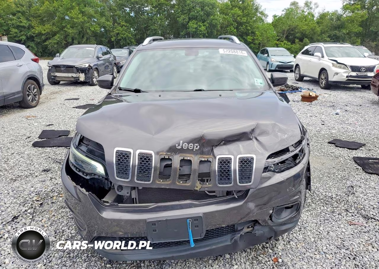 2019 Jeep Cherokee Latitude Plus VIN:1C4PJLLBXKD249217 - 5