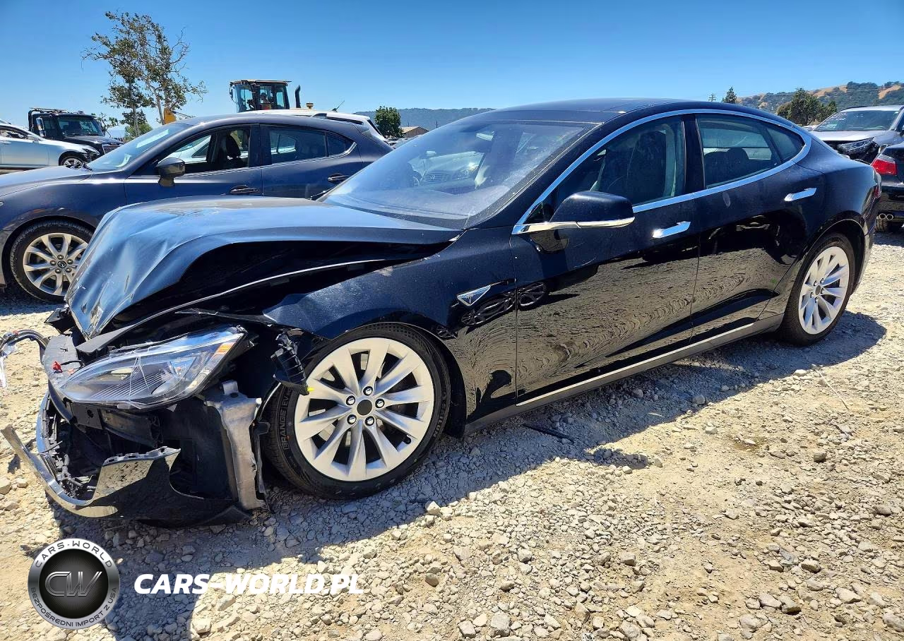 2013 Tesla Model S – zdjęcie 1 z 12