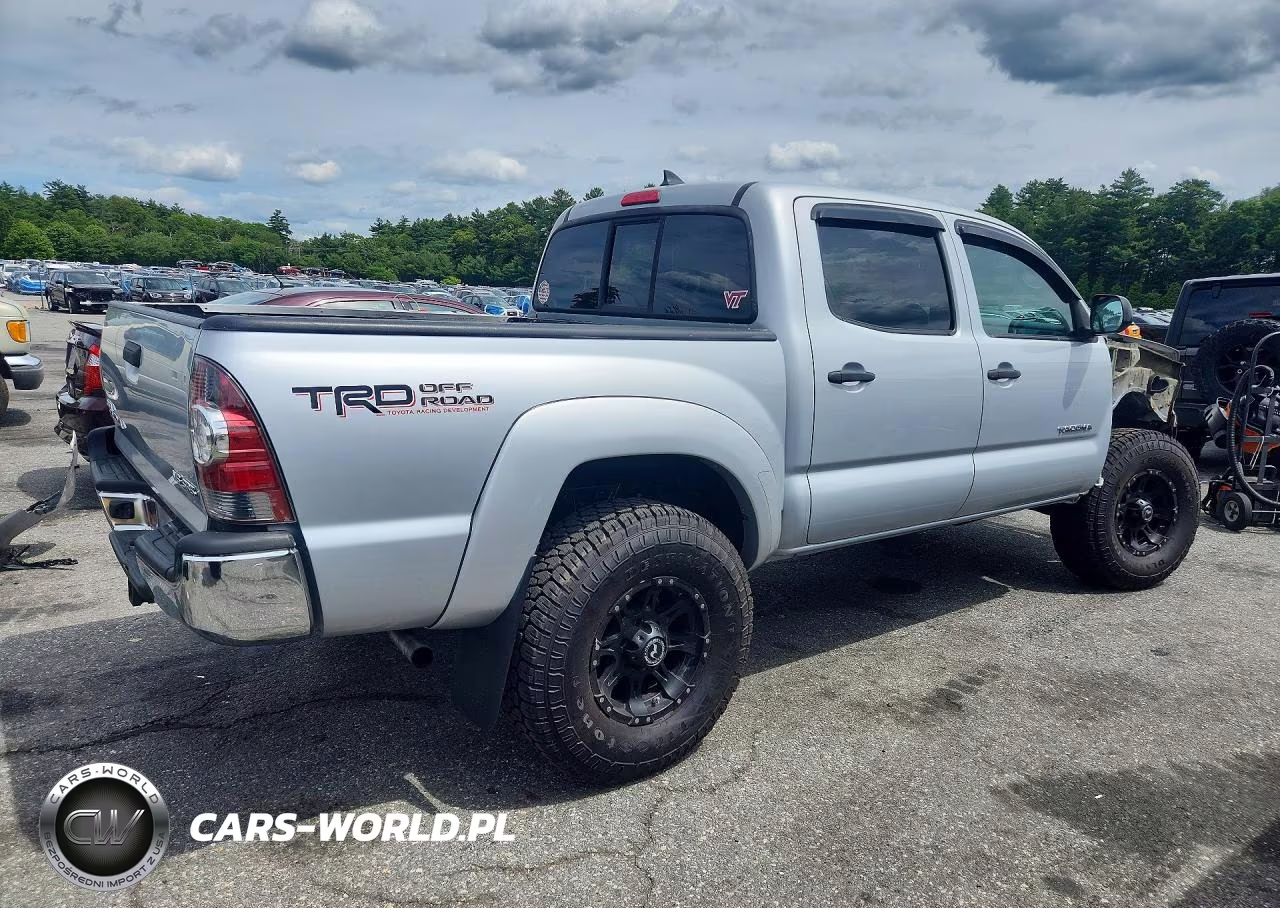 2012 Toyota Tacoma Double Cab VIN:3TMLU4EN7CM098149 - 3