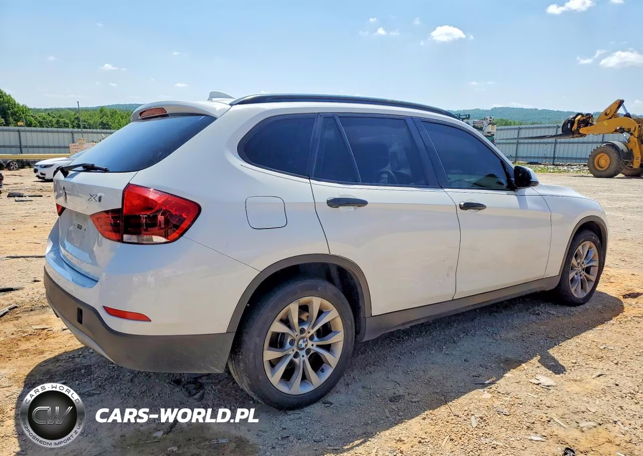 2014 BMW X1 xDrive28I VIN:WBAVL1C56EVY11559 - 3