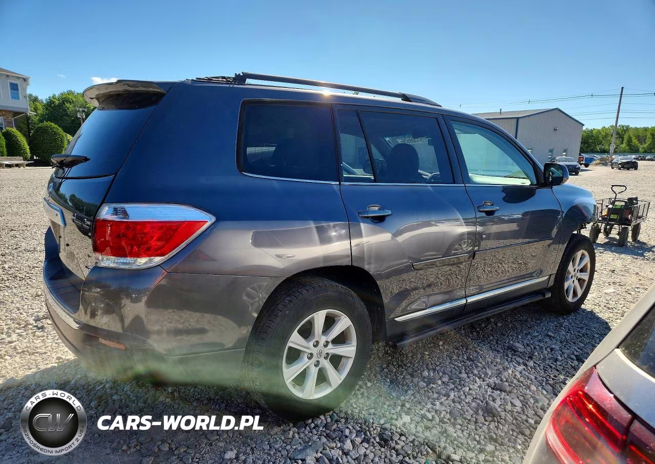 2013 Toyota Highlander Plus VIN:5TDBK3EH8DS197361 - 3