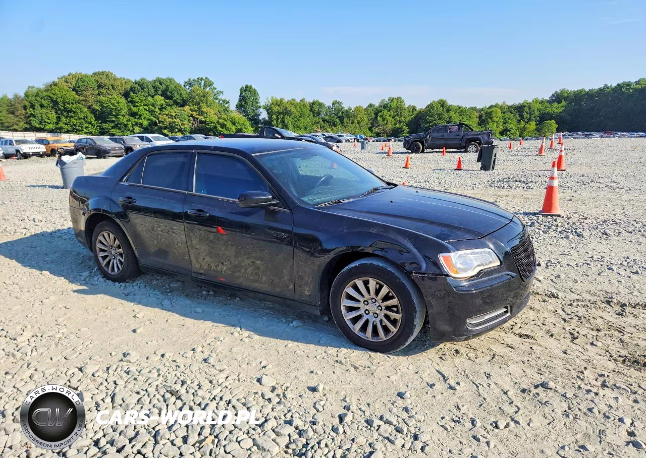 2014 Chrysler 300 VIN:2C3CCAAG8EH180969 - 4