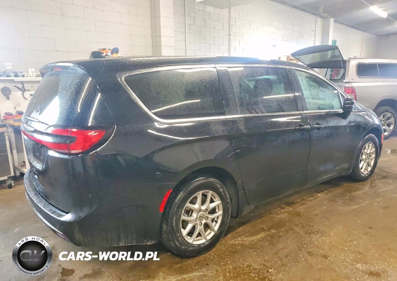 2025 Chrysler Pacifica Select VIN:2C4RC1BG9SR551633 - 3