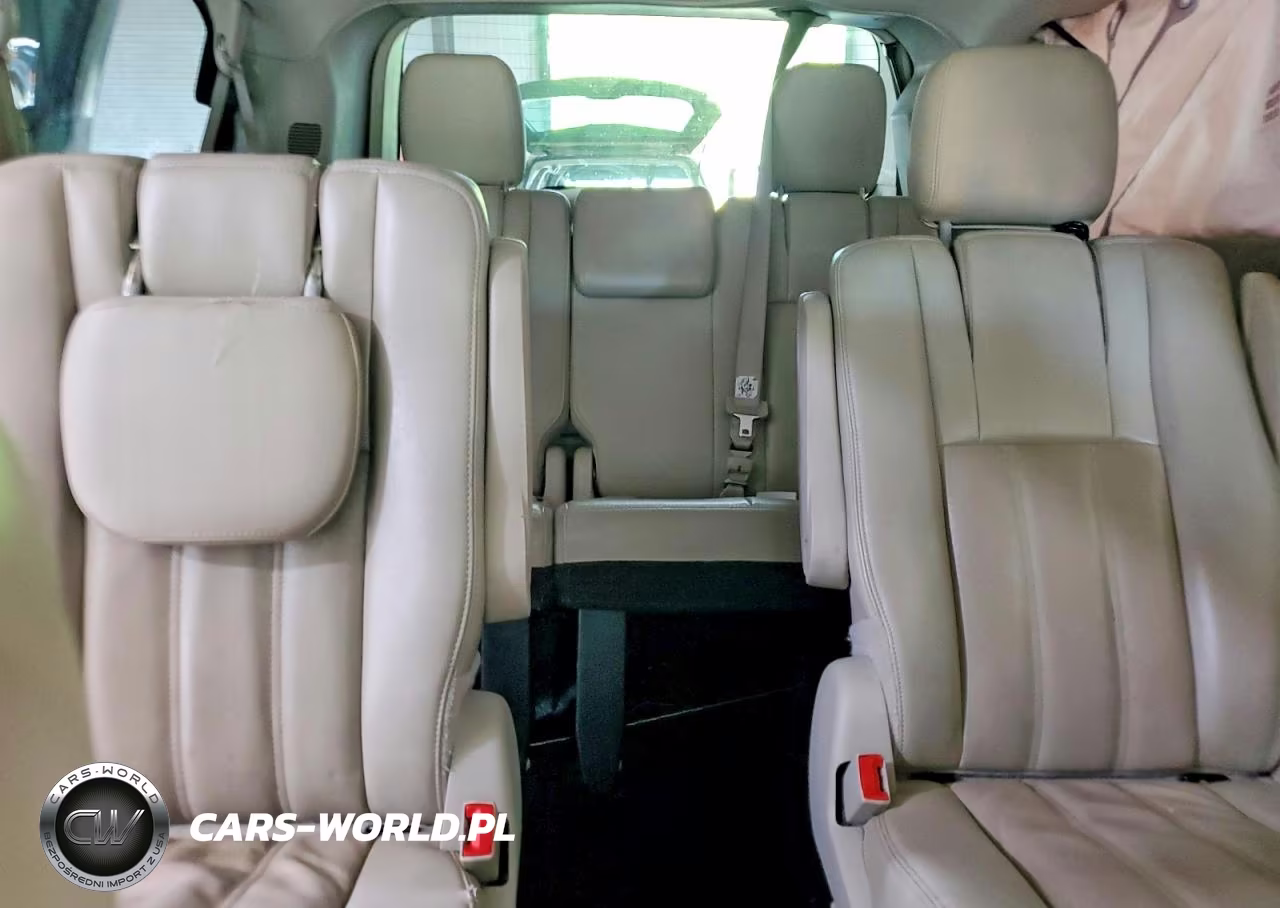 2013 Chrysler Town & Country Touring VIN:2C4RC1BG7DR518018 - 10