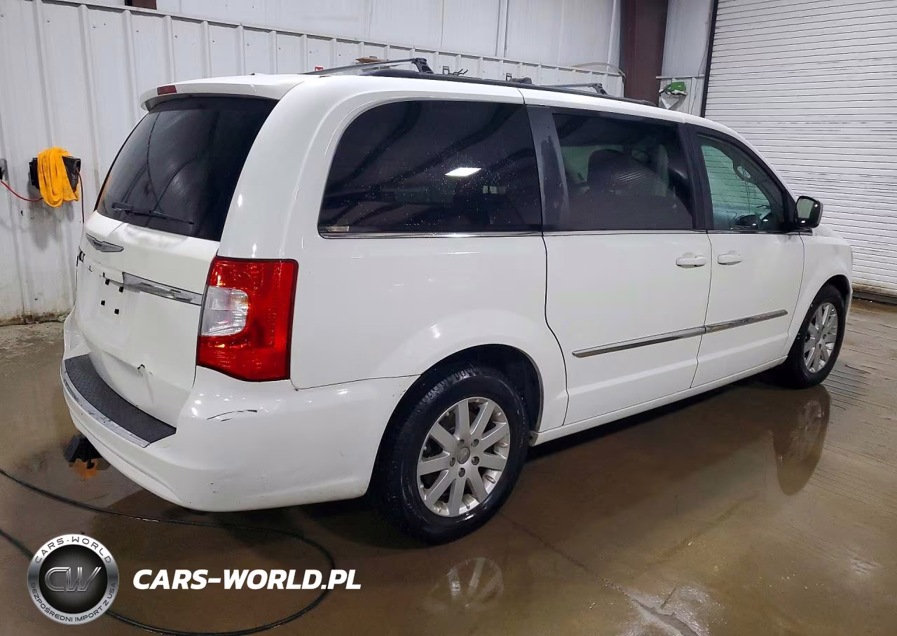 2013 Chrysler Town & Country Touring VIN:2C4RC1BG7DR518018 - 3
