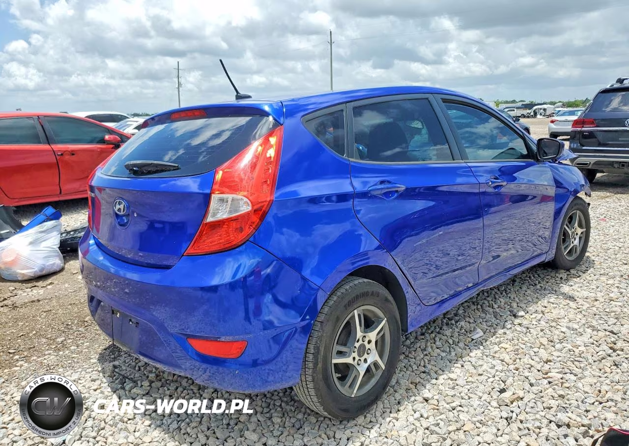2013 Hyundai Accent Gs VIN:KMHCT5AE2DU118878 - 3