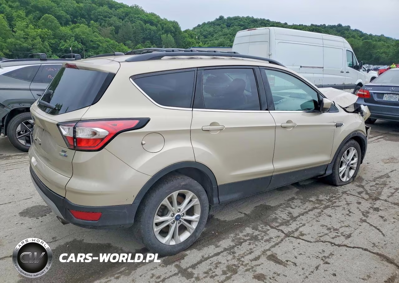 2018 Ford Escape Se VIN:1FMCU9GD2JUA40424 - 3