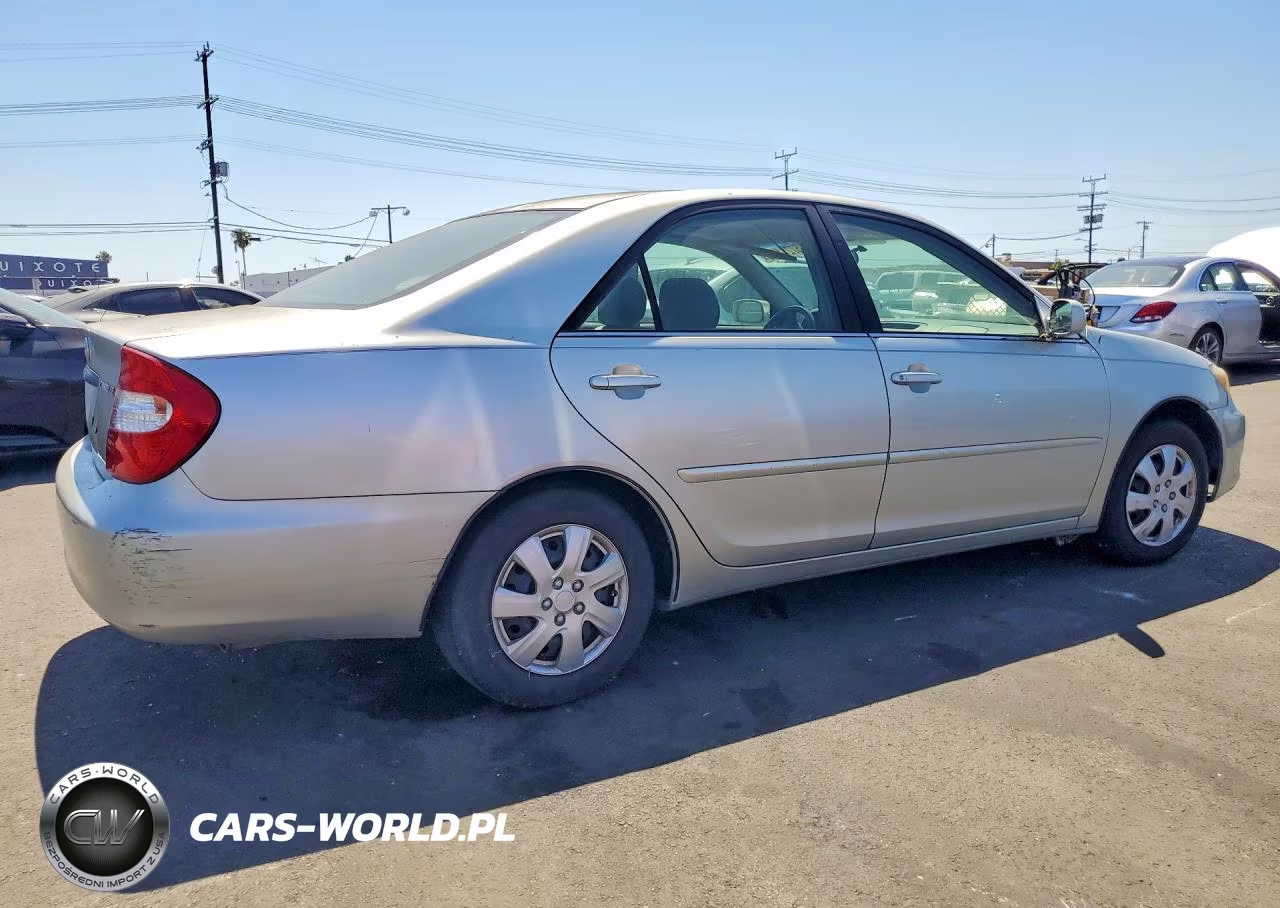 2002 Toyota Camry VIN:JTDBE32K920109781 - 3