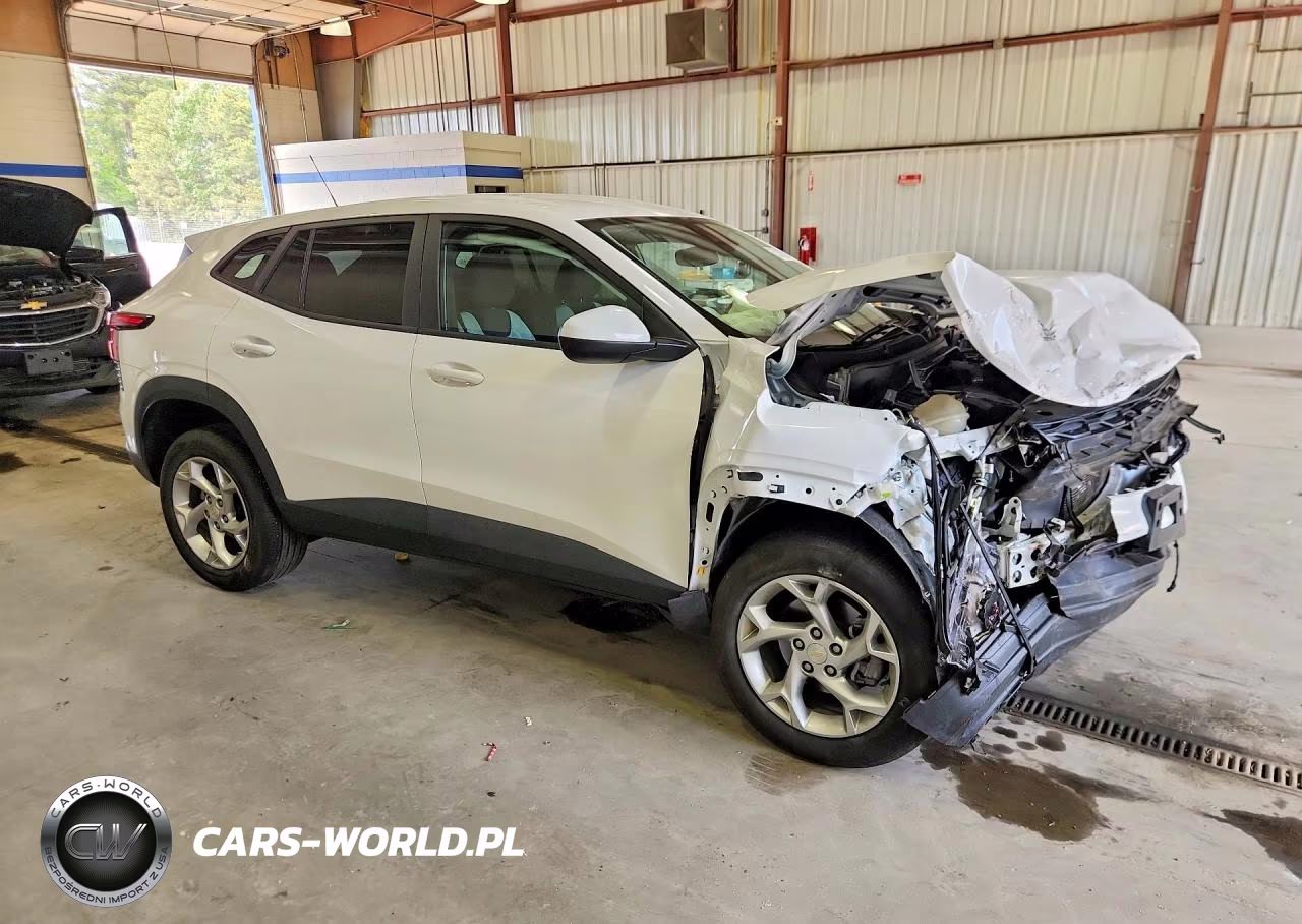 2025 Chevrolet Trax Ls VIN:KL77LFEP2SC300815 - 4