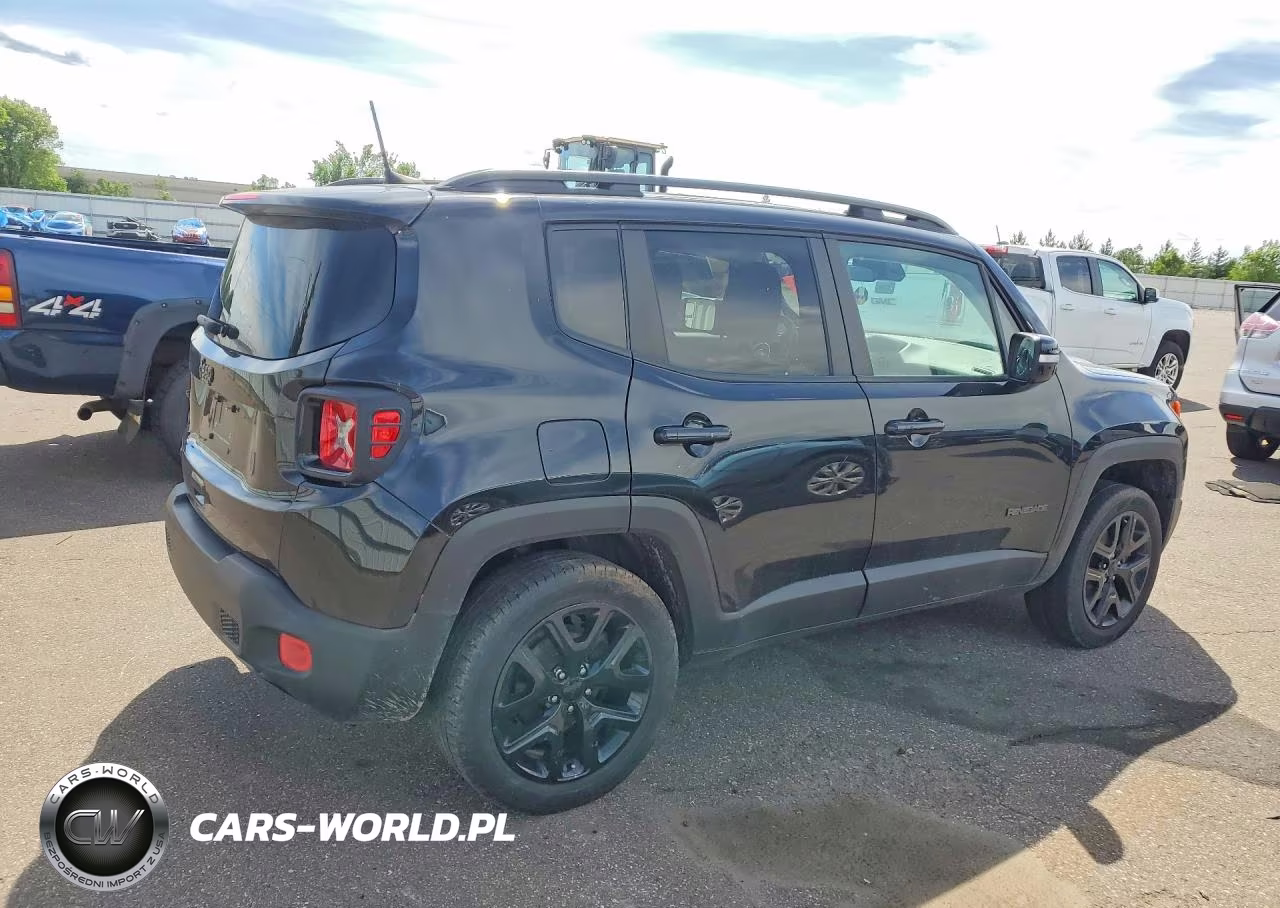 2018 Jeep Renegade Latitude VIN:ZACCJBBBXJPH73610 - 3