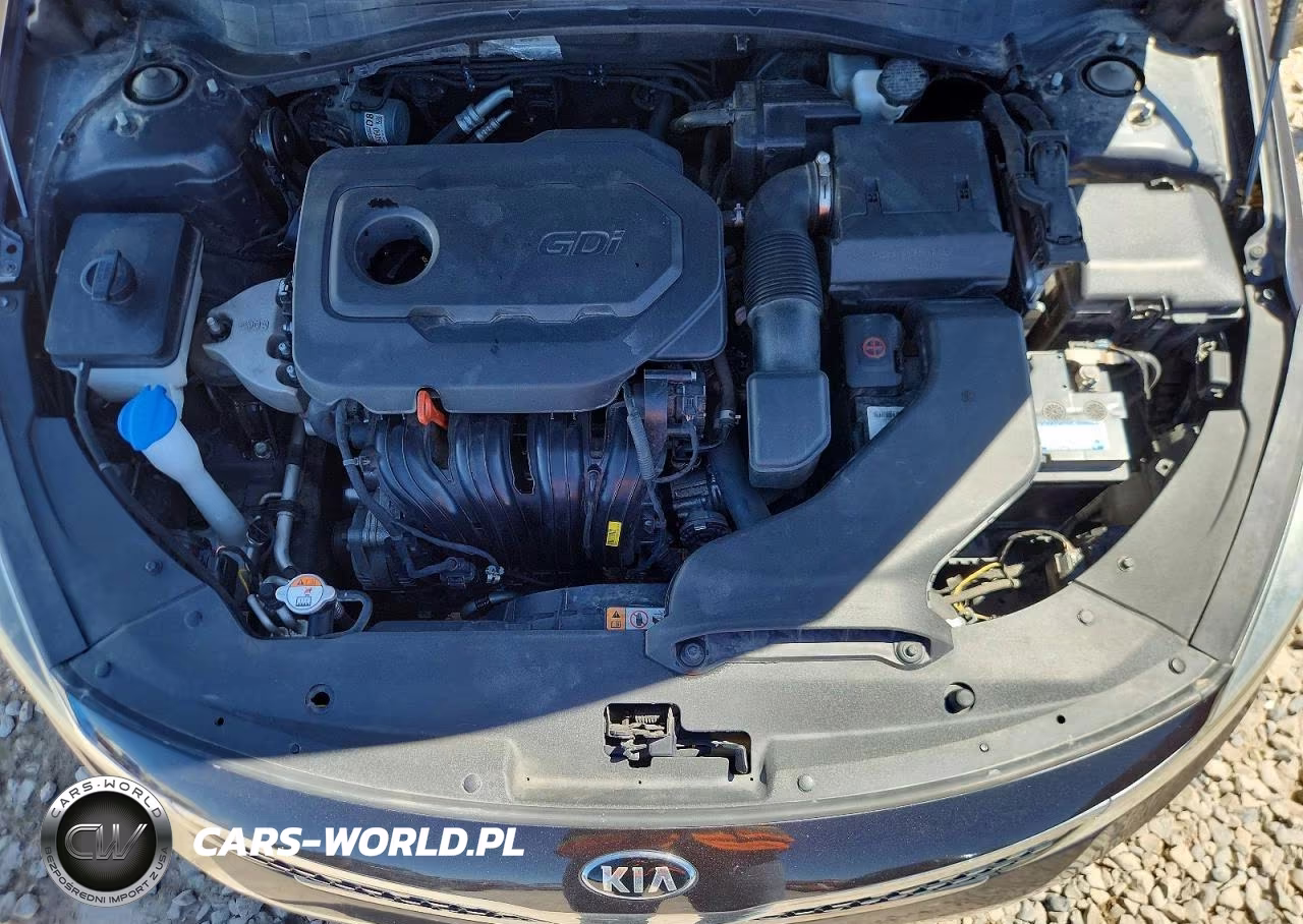 2018 Kia Optima S VIN:5XXGT4L37JG213014 - 11