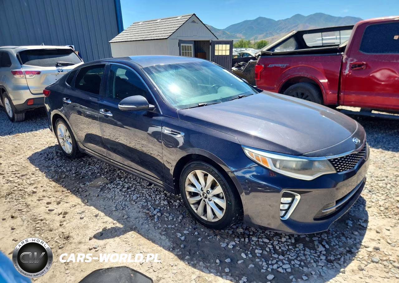 2018 Kia Optima S VIN:5XXGT4L37JG213014 - 4