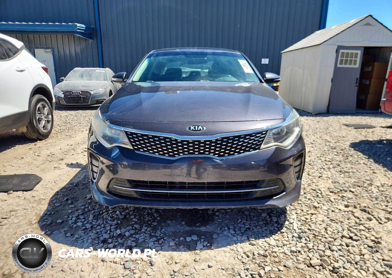 2018 Kia Optima S VIN:5XXGT4L37JG213014 - 5