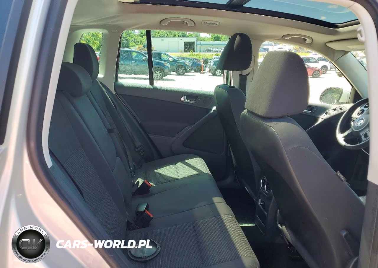 2012 Volkswagen Tiguan S VIN:WVGAV7AX0CW532355 - 10
