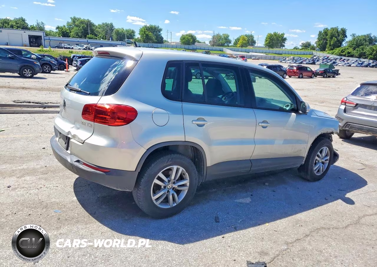2012 Volkswagen Tiguan S VIN:WVGAV7AX0CW532355 - 3