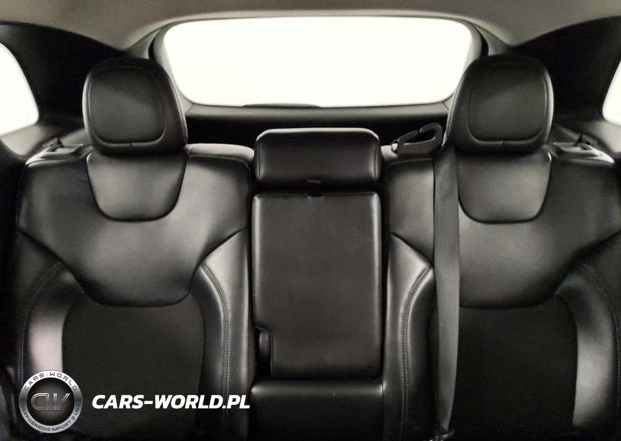2020 Jeep Cherokee Latitude Plus VIN:1C4PJMLBXLD567765 - 10