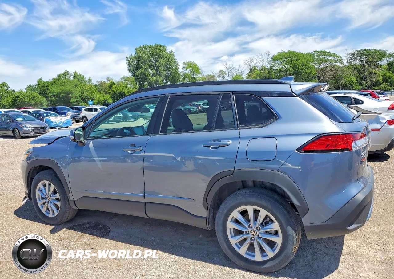 2022 Toyota Corolla Cross Le VIN:7MUBAABG3NV019495 - 2