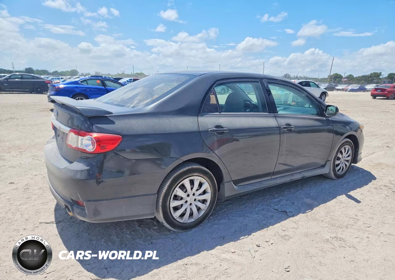 2013 Toyota Corolla S VIN:5YFBU4EE2DP111749 - 3