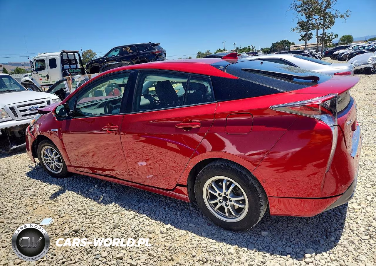 2018 Toyota Prius Three VIN:JTDKARFU5J3552033 - 2