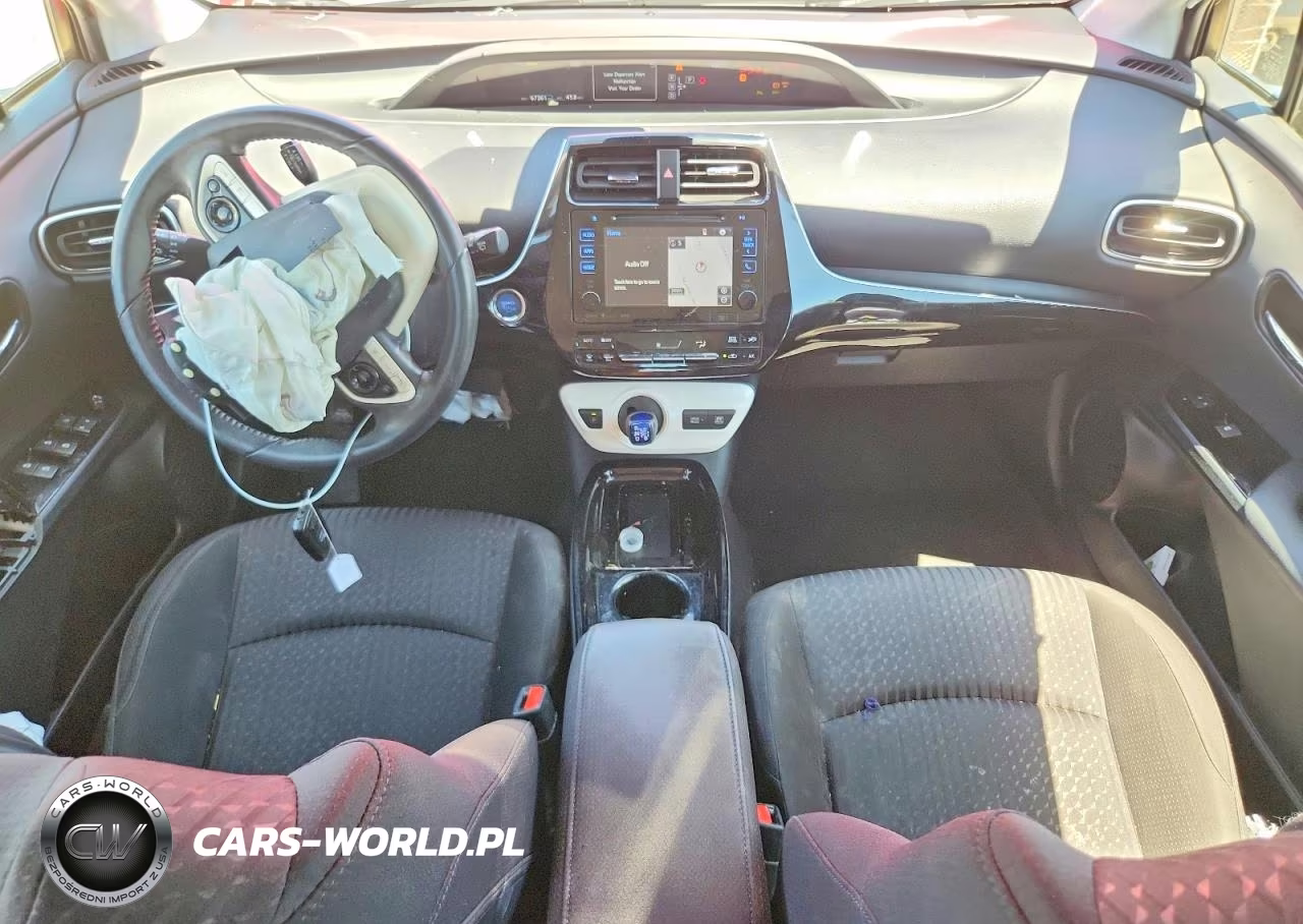 2018 Toyota Prius Three VIN:JTDKARFU5J3552033 - 8