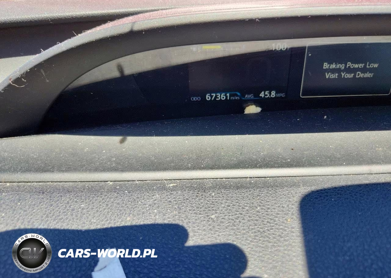 2018 Toyota Prius Three VIN:JTDKARFU5J3552033 - 9
