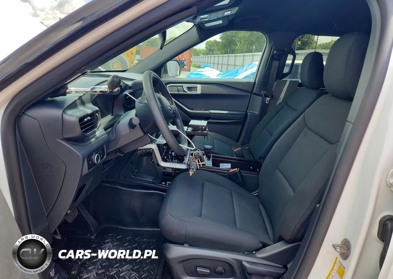 2025 Ford Explorer Police Interceptor VIN:1FM5K8AB5SGA31667 - 7