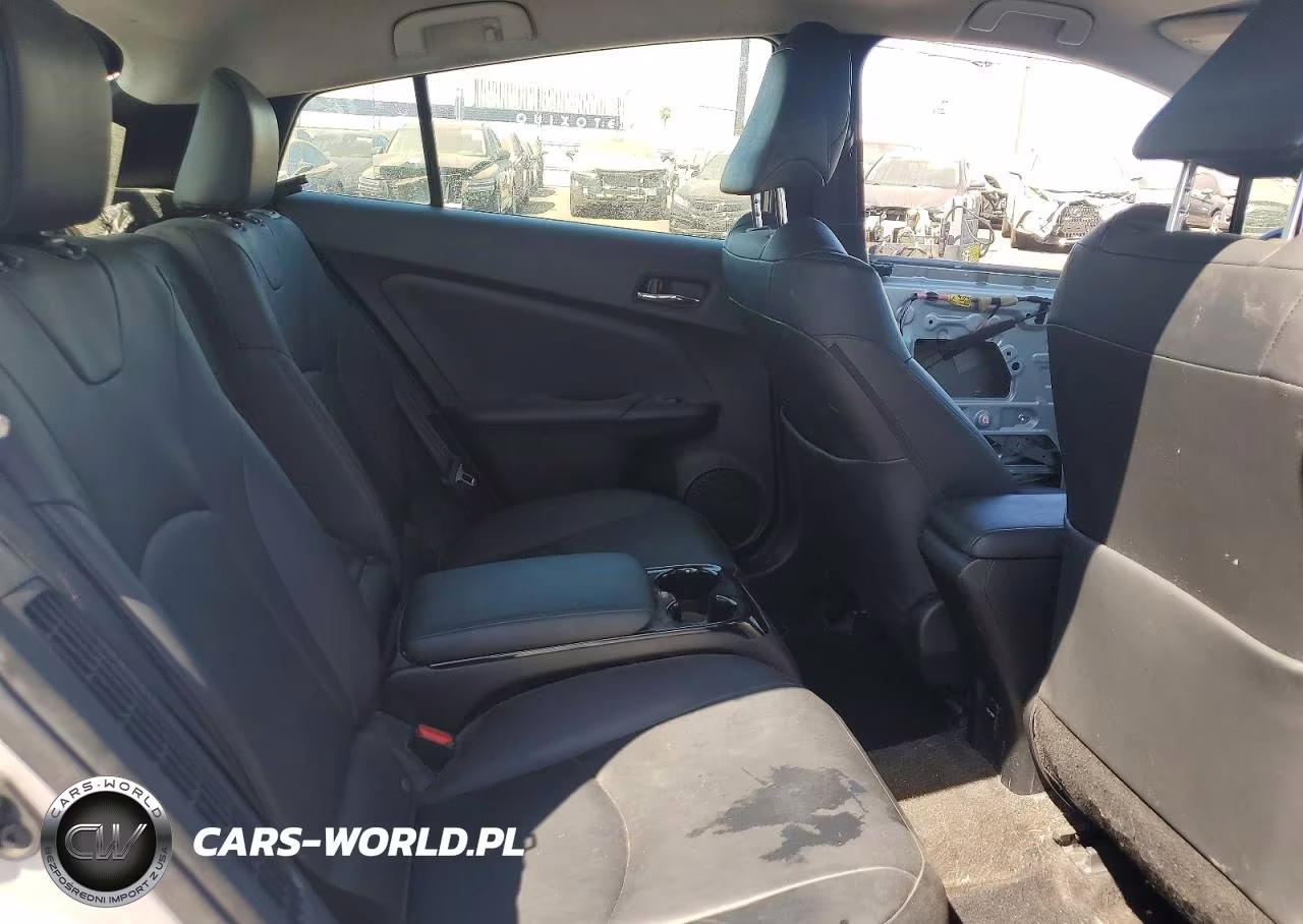 2017 Toyota Prius Prime Premium VIN:JTDKARFP3H3032322 - 10
