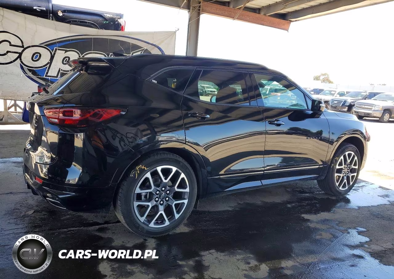 2025 Chevrolet Blazer Rs VIN:3GNKBKRS2SS205650 - 3