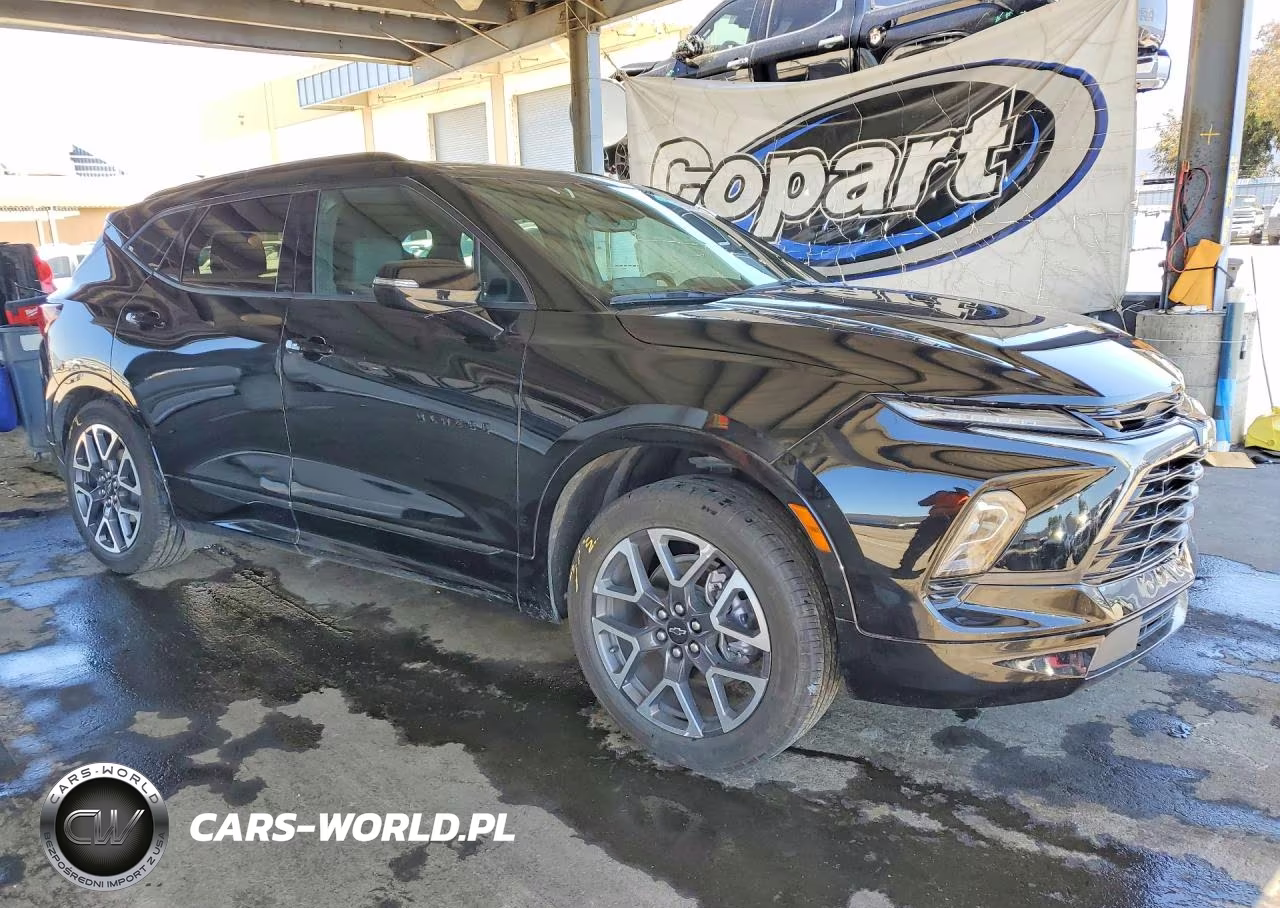 2025 Chevrolet Blazer Rs VIN:3GNKBKRS2SS205650 - 4