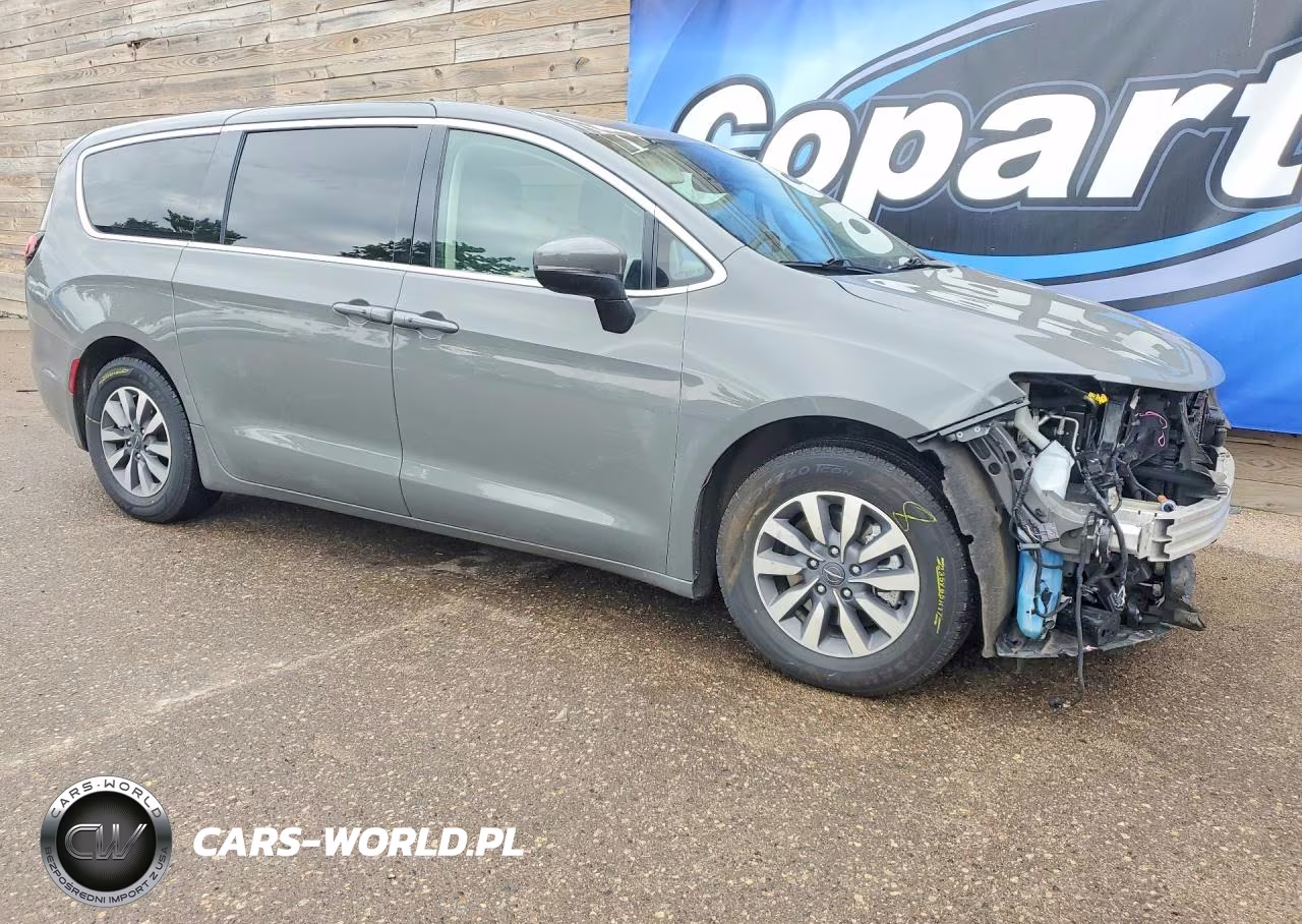 2023 Chrysler Pacifica Hybrid Touring L VIN:2C4RC1L75PR618055 - 4
