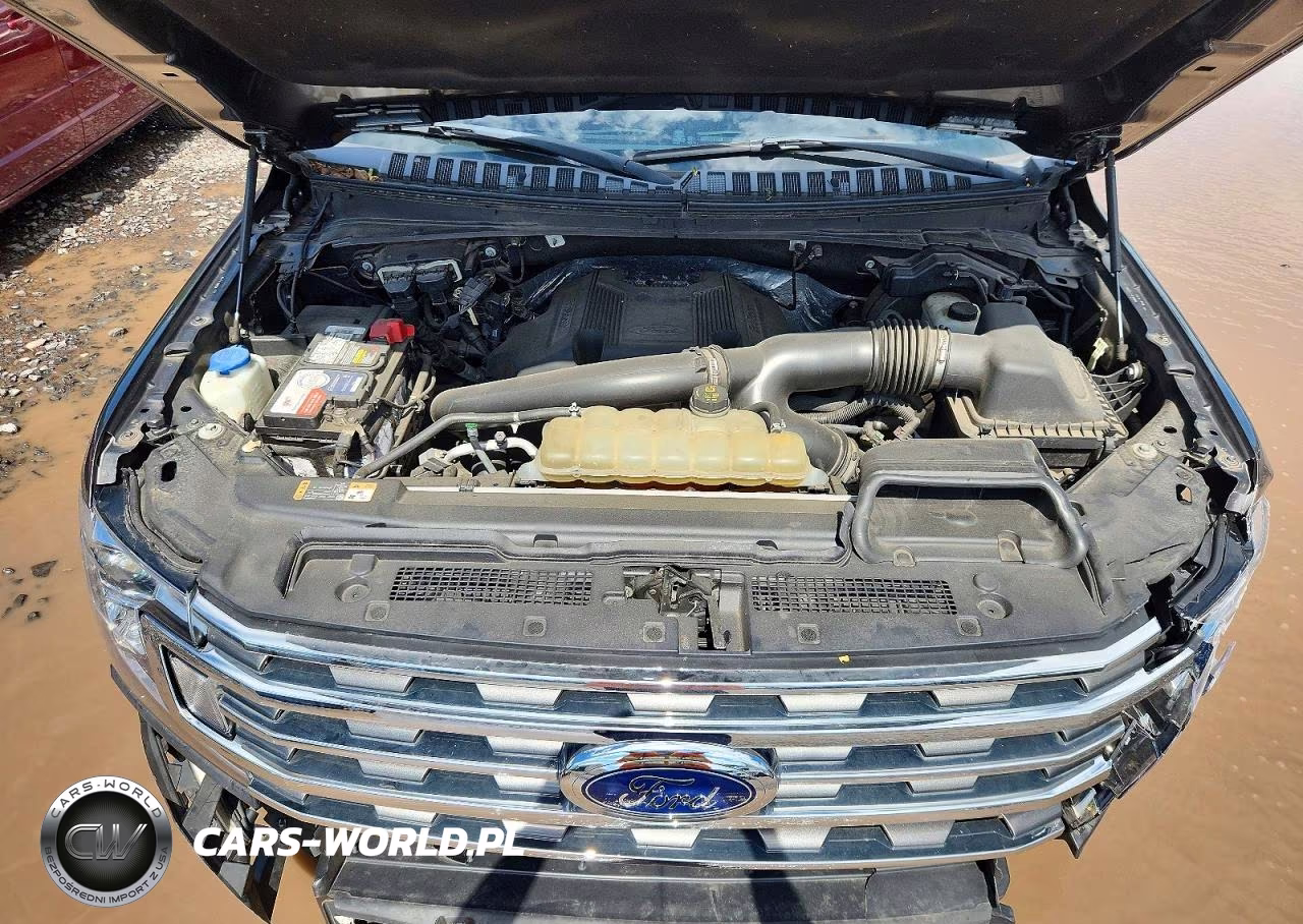 2018 Ford Expedition Xlt VIN:1FMJU1JT3JEA29967 - 12