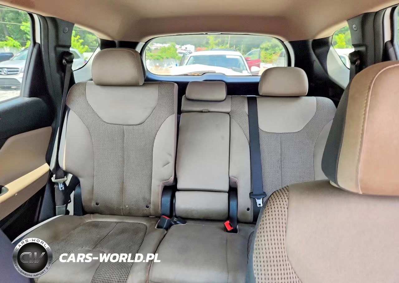 2019 Hyundai Santa Fe Se VIN:5NMS23AD0KH041818 - 10