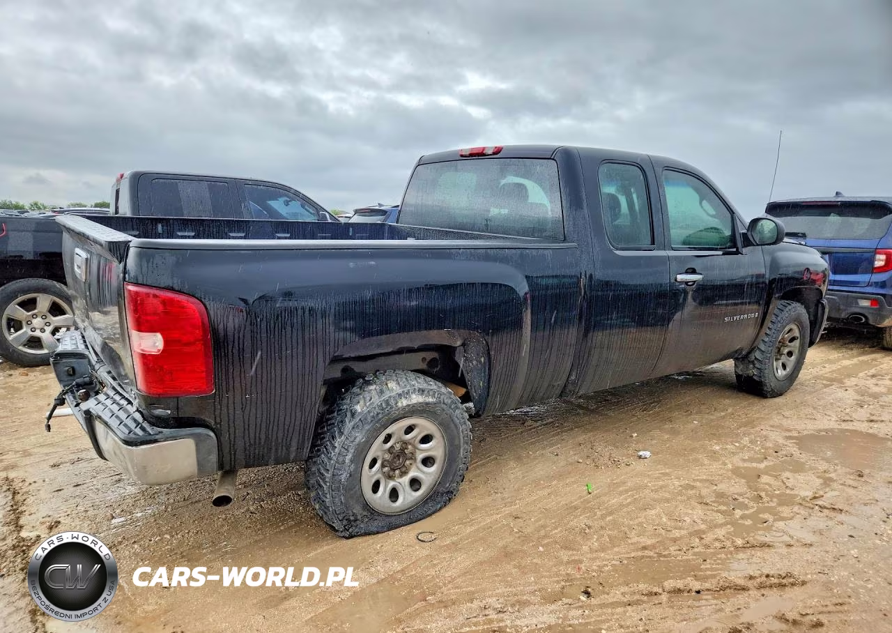 2008 Chevrolet Silverado C1500 VIN:1GCEC19X68Z195726 - 3