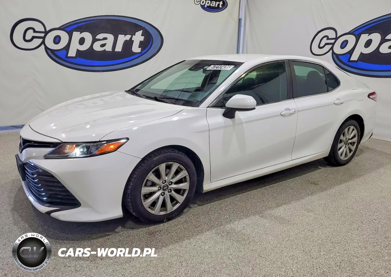 2018 Toyota Camry Le – zdjęcie 1 z 12