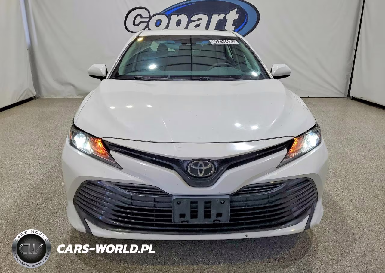 2018 Toyota Camry Le VIN:4T1B11HKXJU014107 - 5