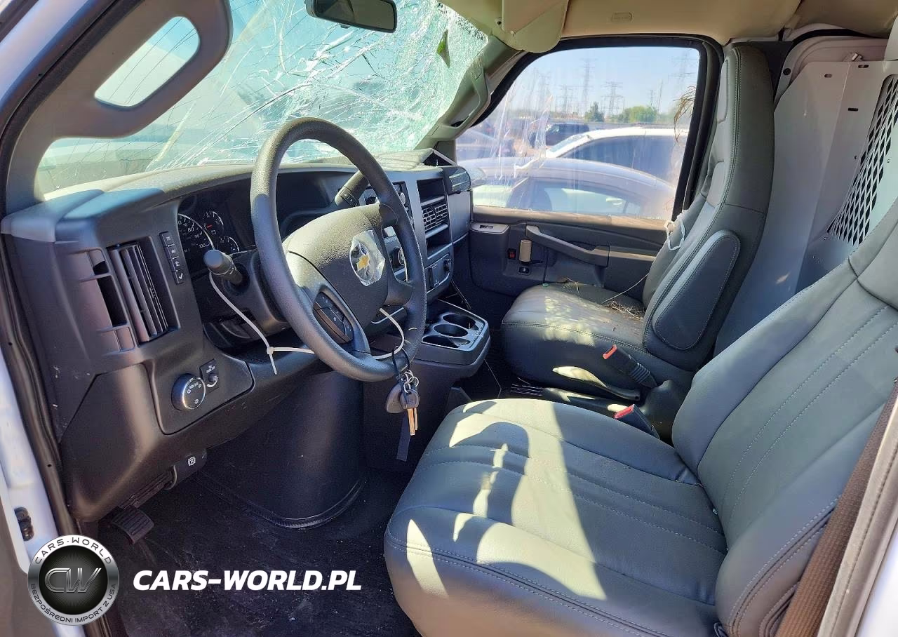 2025 Chevrolet Express G2500 VIN:1GCWGAFP1S1280718 - 7