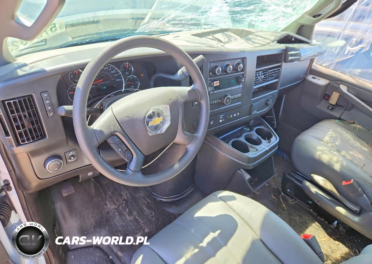 2025 Chevrolet Express G2500 VIN:1GCWGAFP1S1280718 - 8