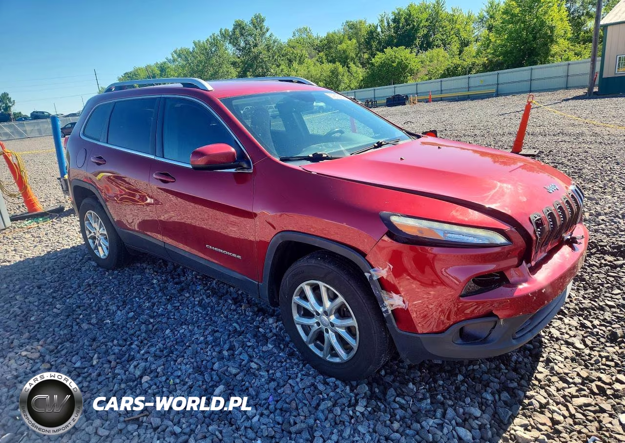 2015 Jeep Cherokee Latitude VIN:1C4PJMCB3FW746495 - 4