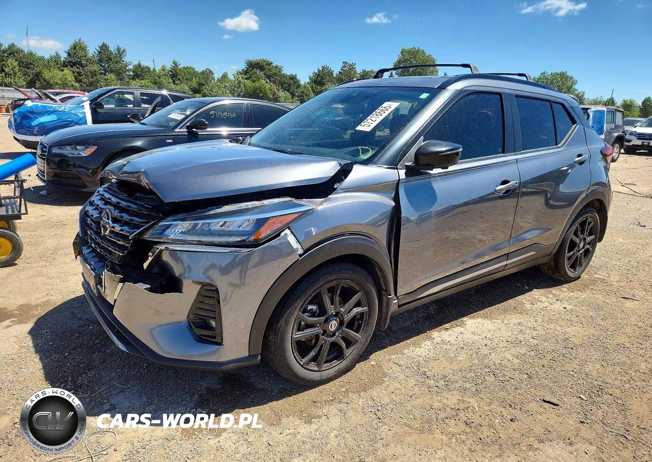 2021 Nissan Kicks Sr